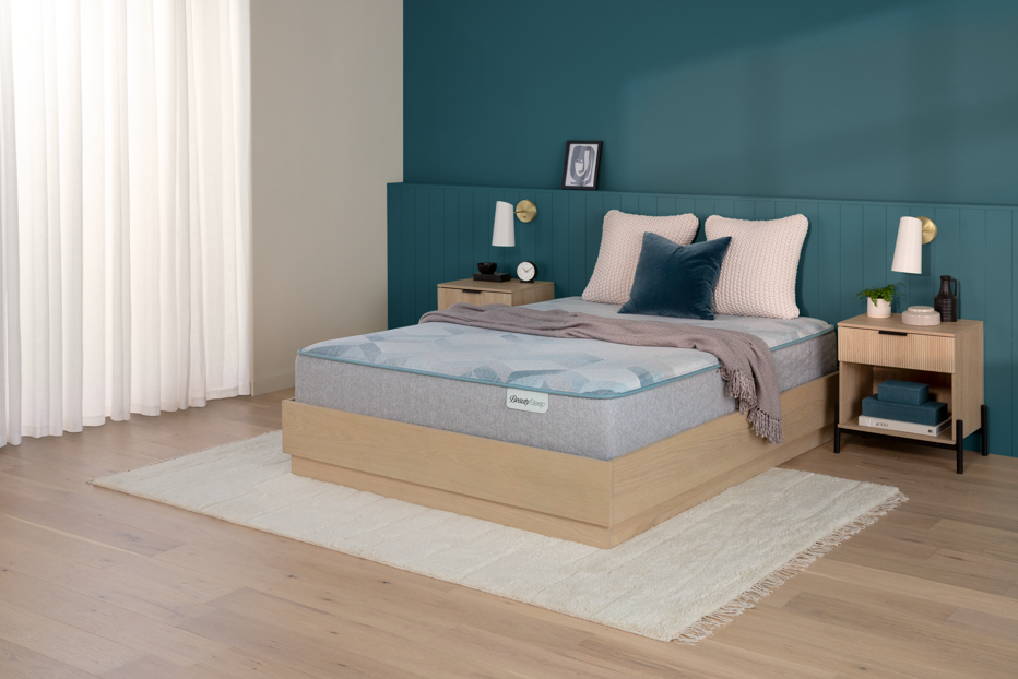 Dreamweaver Hybrid Medium California King Mattress - Rooms Today Mattress